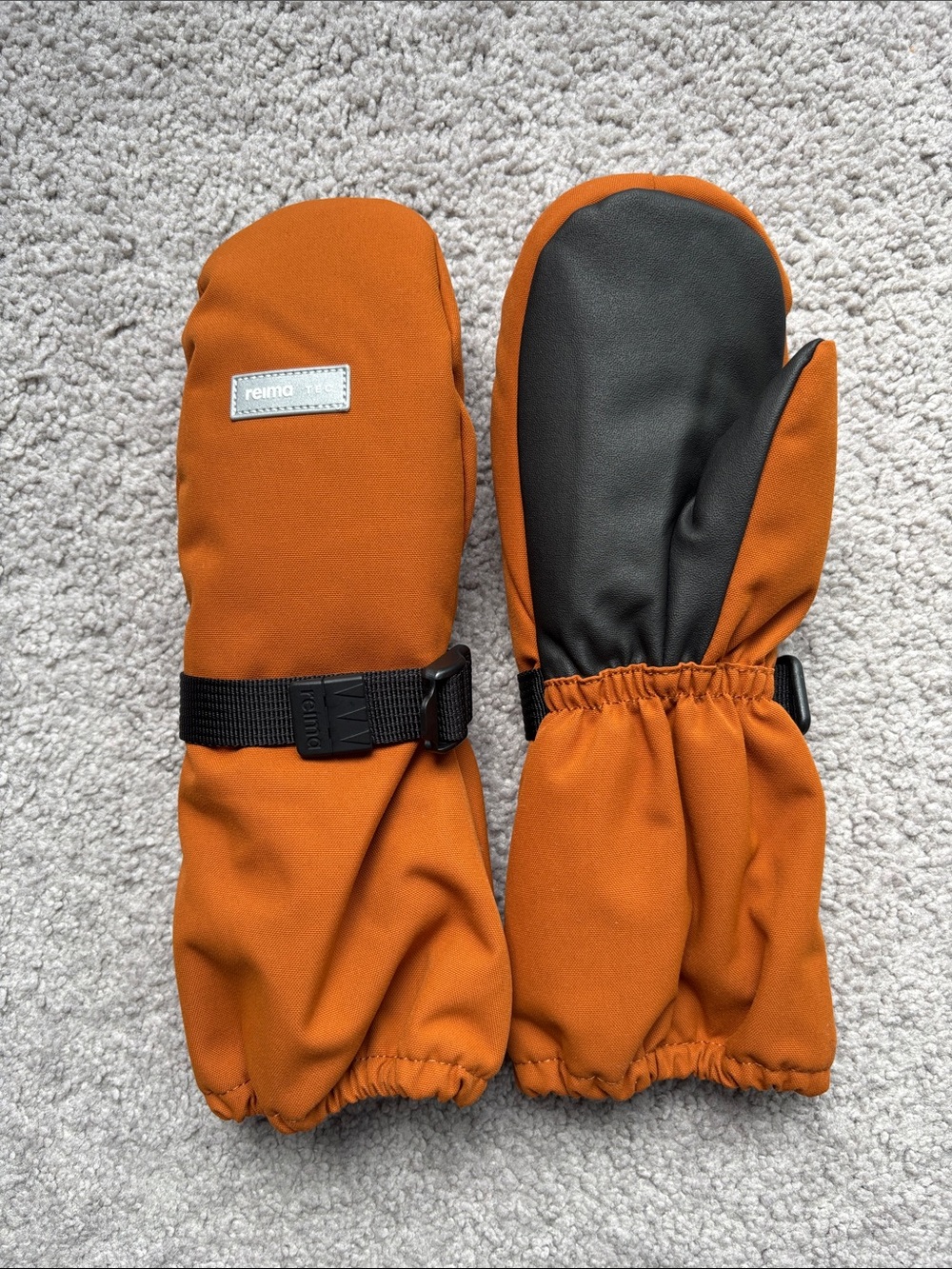 NWOT Reima insulated water-resistant mittens - the absolute warmest!